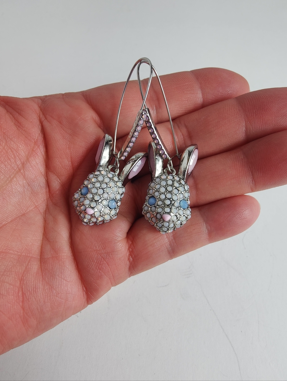 Betsey Johnson Bunny Earrings Glass Stone Rabbit Dangle Pastel Opal Blue Silver - Picture 6 of 6